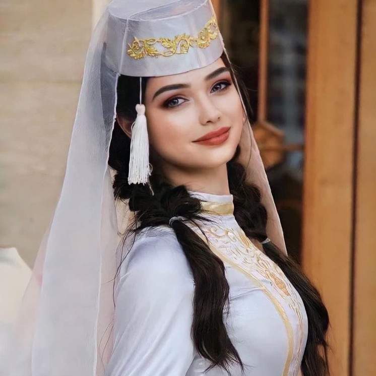 Монгольские очаровательные женщины модели на фото