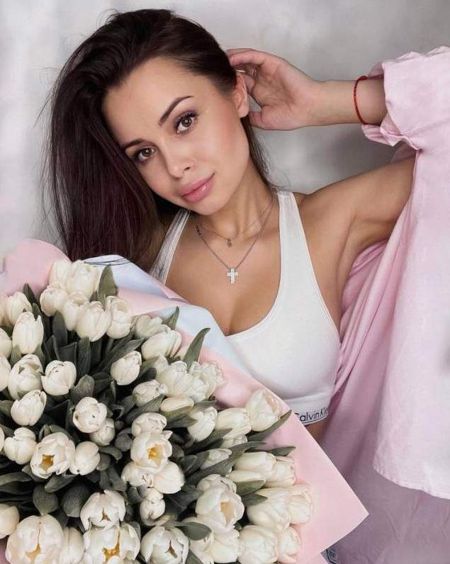 Просто прекрасная красивая девушка на фото