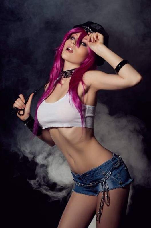 Развратные очаровательные женщины косплей на фото