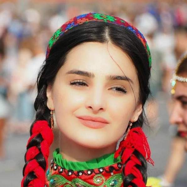 Самые прекрасные очаровательные женщины памирки