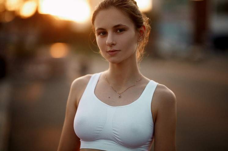 Шикарные женщины с торчащей грудью на фото